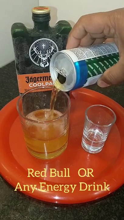 How to make homemade Jäger bomb cocktail with Jägermeister & energy drink