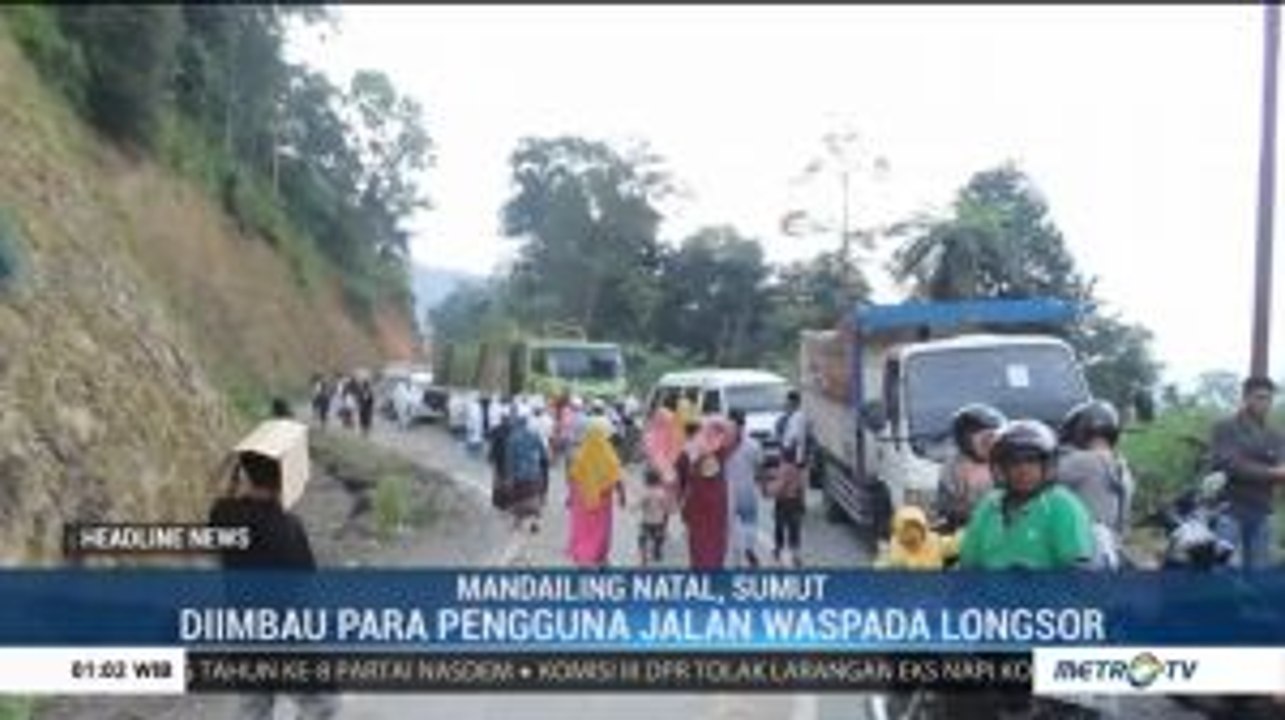 Longsor di Jalur Lintas Medan-Padang Lumpuhkan...