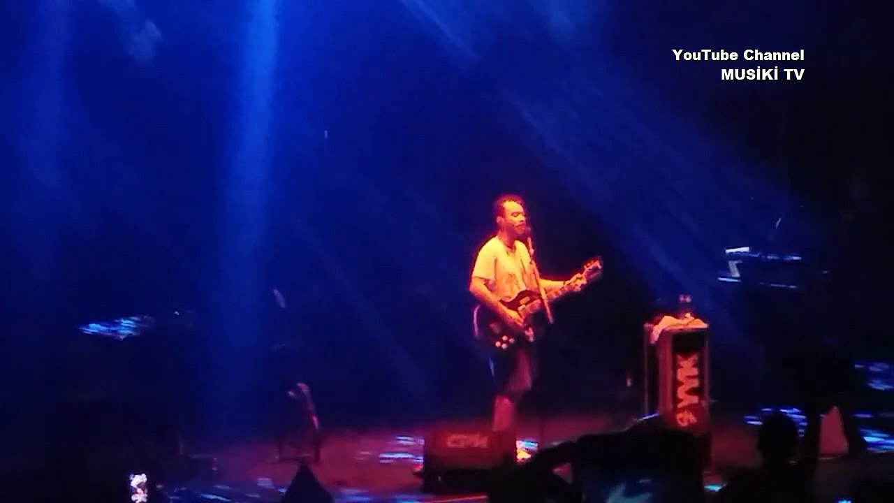 YÜZYÜZEYKEN KONUŞURUZ - KAAN BOŞNAK - Deniz Üstü Köpürür (Cem Karaca cover) (Konser/Canlı)