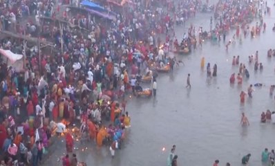 Dev Deepawali: Devotees take holy bath at Naya Ghat in Ayodhya | OneIndia News