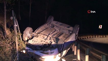 Takla atan otomobilden çıkanların ilk derdi uyuşturucu maddeyi saklamak oldu