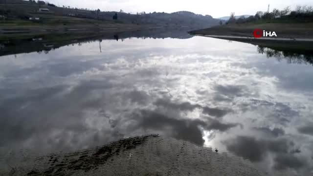 Ütük Göleti'nde su seviyesi yüzde 80 azaldı...Bataklığa dönen gölet tedirgin ediyor