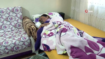 Damak kanserine yakalanan kadın ağzını kullanamıyor, kızı yardım eli bekliyor