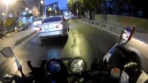 Motosiklet sürücülerinin ölümden kıl payı kurtulduğu kazalar kamerada