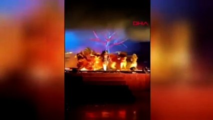 Suudi Arabistan'da sahnede dehşet ! 3 sanatçı bıçaklandı