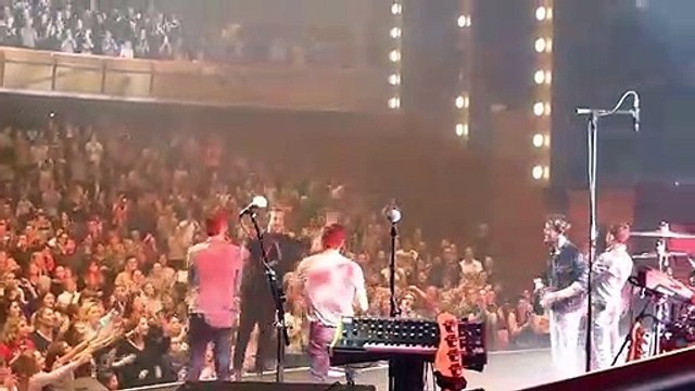 Amir dit au-revoir à ses fans en chanson avant de faire une pause dans sa carrière