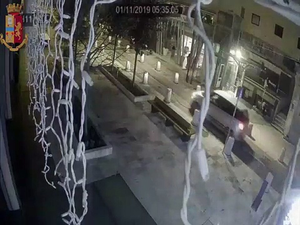 Ragusa - Ladro svaligia bar e ferramenta, incastrato da impronta digitale (12.11.19)