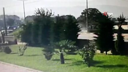 Tarlada topladığı patatesleri eve götürmek için yola çıkmıştı.