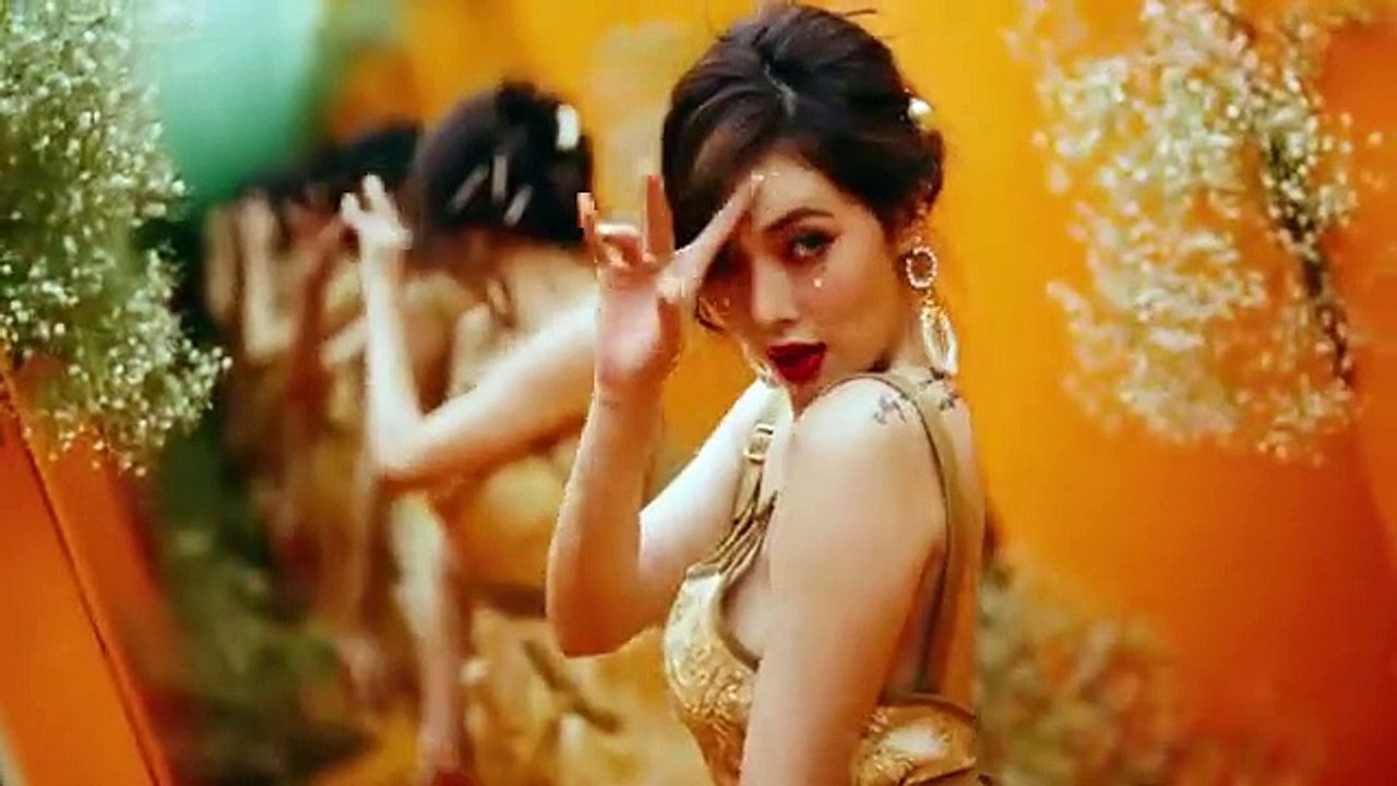 현아 (HyunA) - 'FLOWER SHOWER' MV  #현아 #HyunA #FLOWERSHOWER