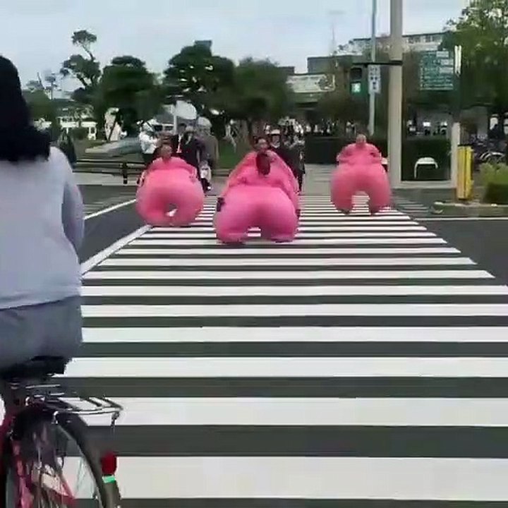 FUNNY COSTUMES