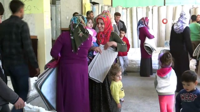 Diyarbakırlılar indirimli halıları alabilmek için birbirleriyle yarıştı