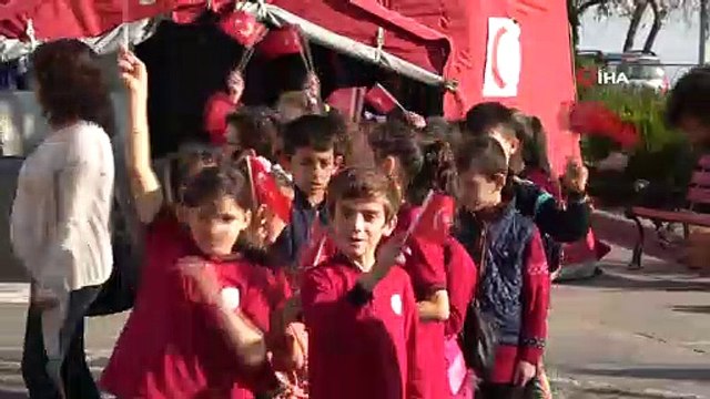 Yüzlerce çocuk ‘Ağız ve Diş Sağlığı Şenliği’nde