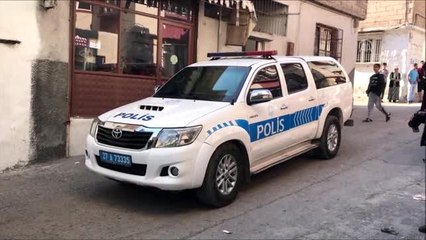 Silahlı kavga sırasında yoldan geçen kişi vuruldu