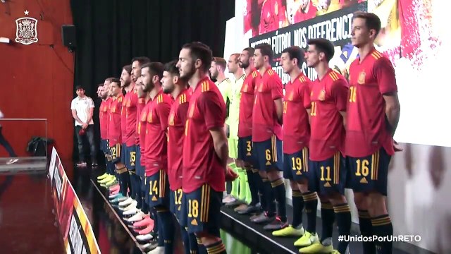 Presentación de la nueva camiseta de la Selección Española