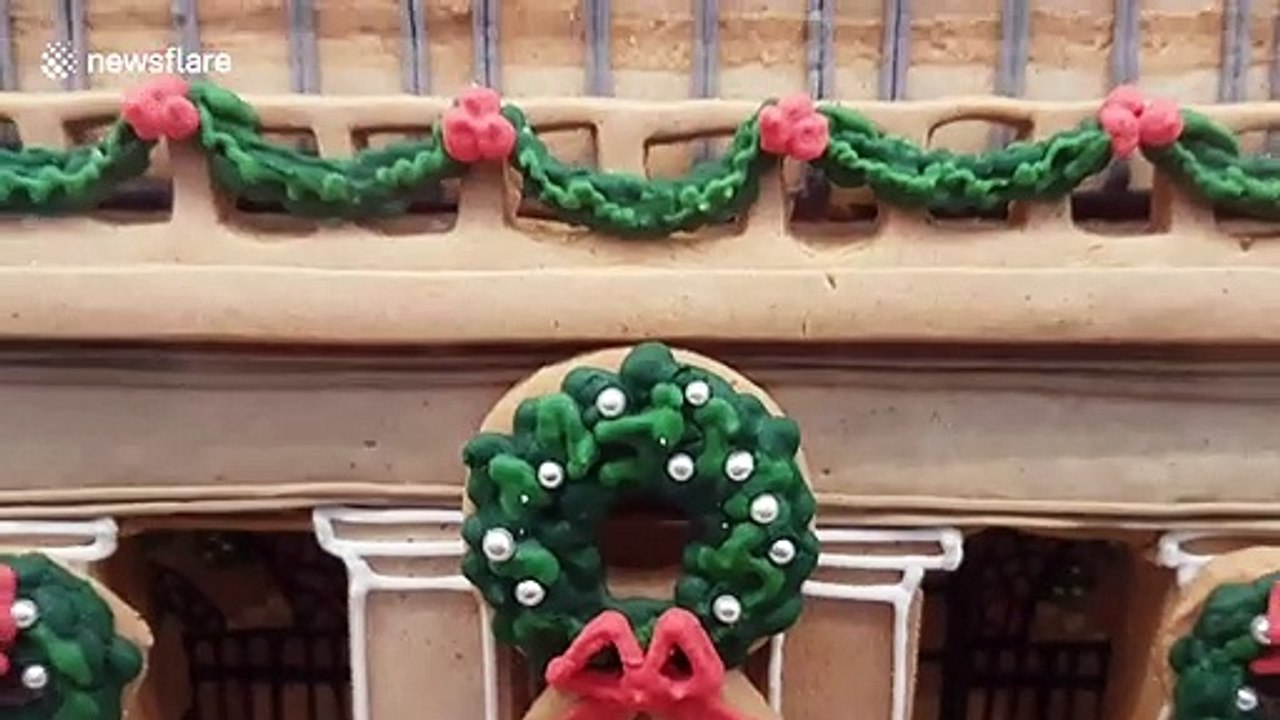 Amazing model of Covent Garden market made out of gingerbread gets shoppers into festive spirit