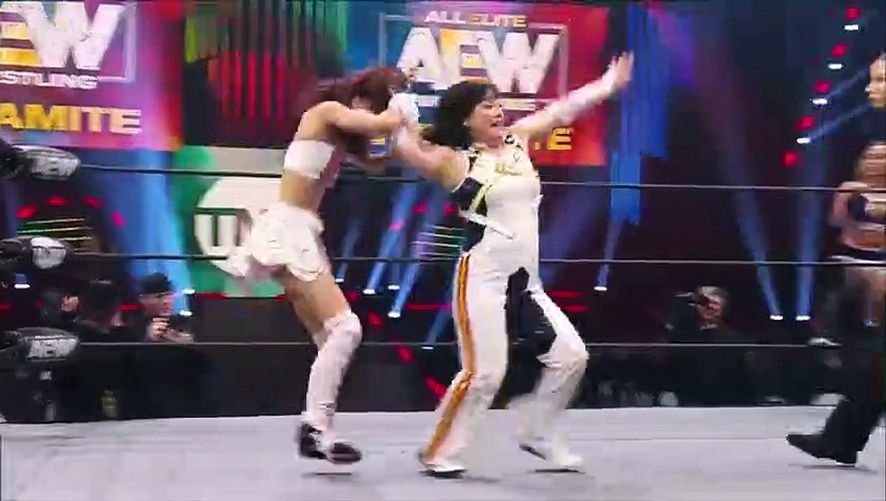 Riho vs. Emi Sakura