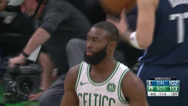 Jaylen Brown drives and dunks to seal Celtics win
