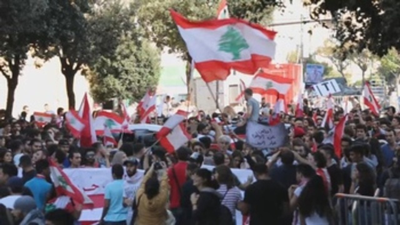 Los estudiantes toman las riendas de las protestas en el Líbano