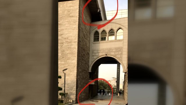 고려대 캠퍼스서 맨홀 뚜껑 '펑'...10m 튀어 올라 / YTN