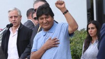 Evo Morales llega a México y agradece a AMLO