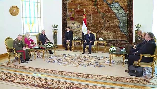 السيسى يبحث مع وزير الدفاع الروسى علاقات التعاون العسكرى والأمنى المشترك