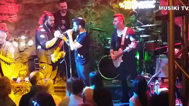 İLYAS YALÇINTAŞ - Zor Aşk (Haluk Levent cover) (Konser/Canlı) @Holly Stone - HD