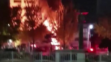 서울 대치동 카센터에서 불...인명 피해 없어 / YTN