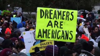 Corte Suprema muestra divisiones sobre futuro de “dreamers” en EEUU