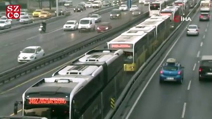 Metrobüsler art arda çalıştı