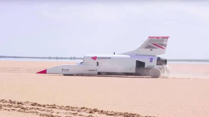 El Bloodhound LSR consigue superar los 800 km/h en sus test para batir el récord de velocidad