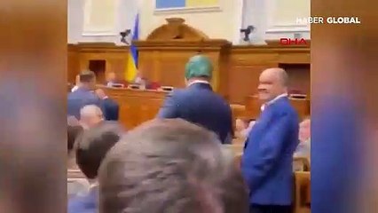 Parlamentoda Joker maskeli protesto