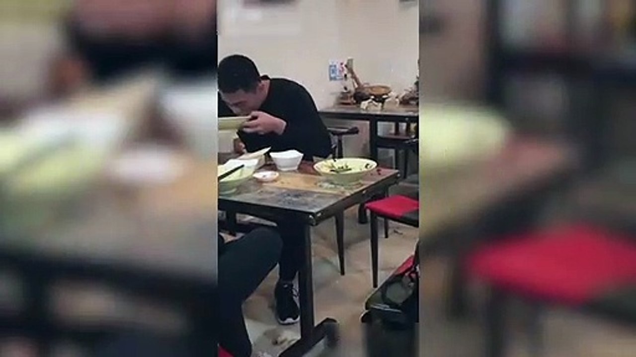 拿纸当然是去mbx卫生间，不然用来擦嘴吗？