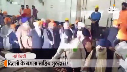 प्रिंस चार्ल्स ने लंगर के लिए सेंकी रोटियां