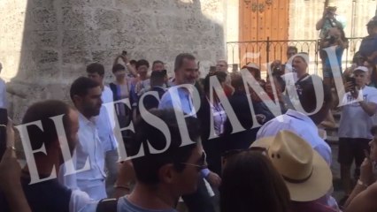 El plácido paseo de Felipe y Letizia por La Habana Vieja