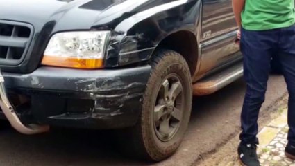 Linea e Blazer se envolvem em acidente na Rua Paraná