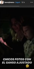 Jimena Barón mostró como usa Tinder con Morrison al lado