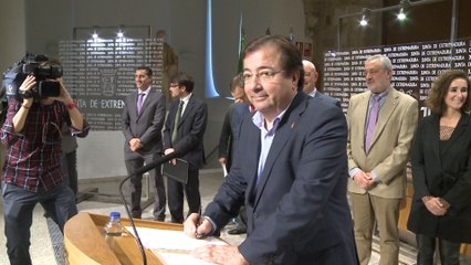 Junta y diversas entidades firman acuerdo sobre autoconsumo eléctrico