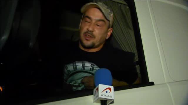 Centenares de personas pasan la noche en sus coches atrapados por los cortes de los CDR