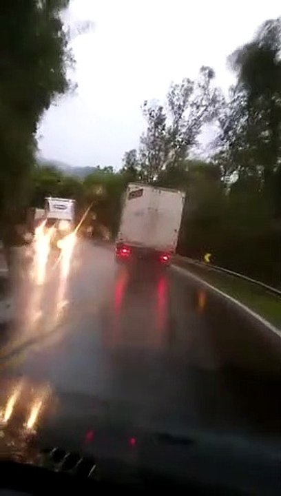 Un camion a perdu ses freins en pleine descente