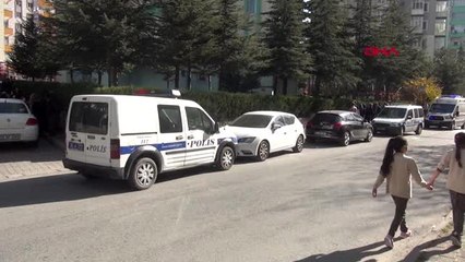 Kayseri cam silerken 11'inci kattan düşen kadın öldü