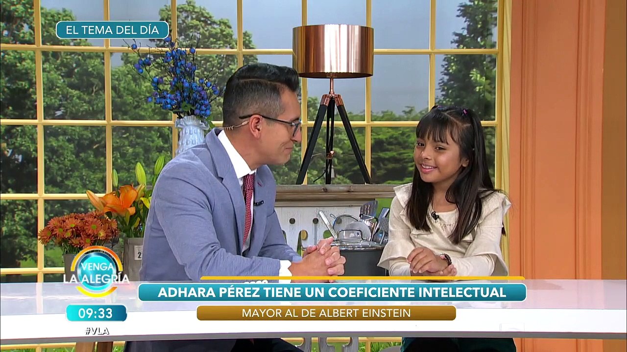 ¡Con tan sólo ocho años, Adhara Pérez cursa dos carreras universitarias! | Venga La Alegría