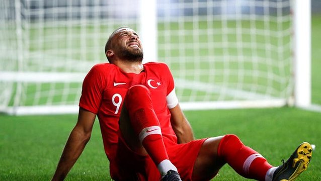Cenk Tosun, İzlanda maçında forma giyemeyecek!