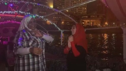 Las discotecas egipcias navegan por el río Nilo al ritmo del reguetón árabe