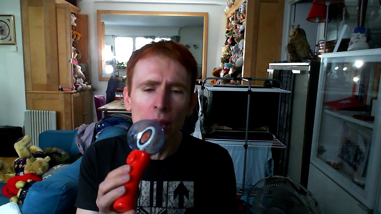 Wiwi égratigne "thousands are sailing"