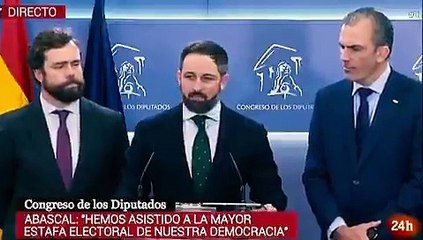 Así se construyen las noticias falsas sobre VOX y Abascal