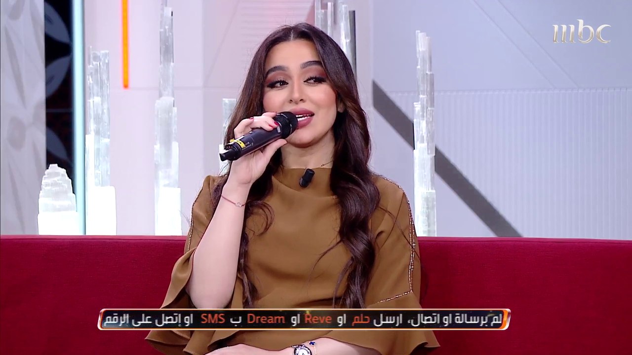 الفنانة الإماراتية أريام تغني للشيخ زايد رحمة الله عليه في صدى الملاعب