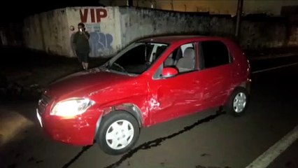 Celta e Ecosport batem em cruzamento no Centro