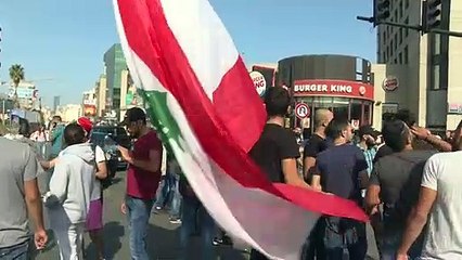 Manifestantes bloqueiam estradas no Líbano
