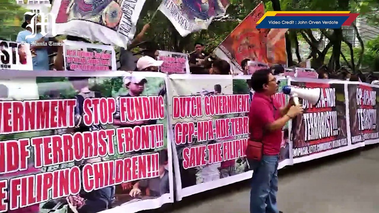 Demonstrators stormed to Dutch Embassy