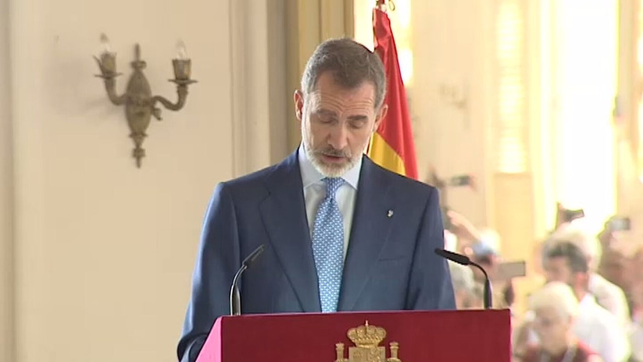 Saludo del rey a los empresarios españoles.
